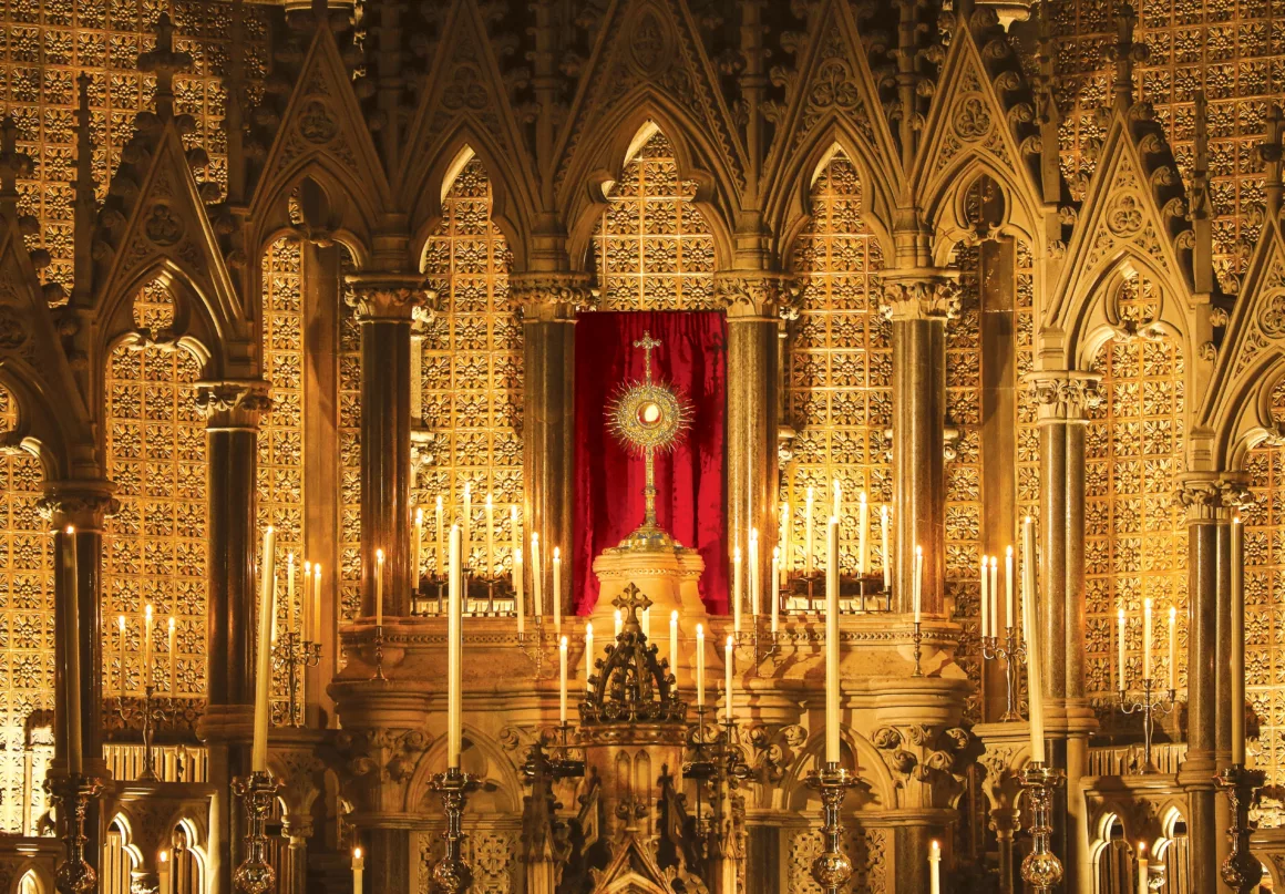 42. Nauczanie 01_1 Fragment encykliki Ecclesia de Eucharistia św. Jana Pawła II (2003 rok)