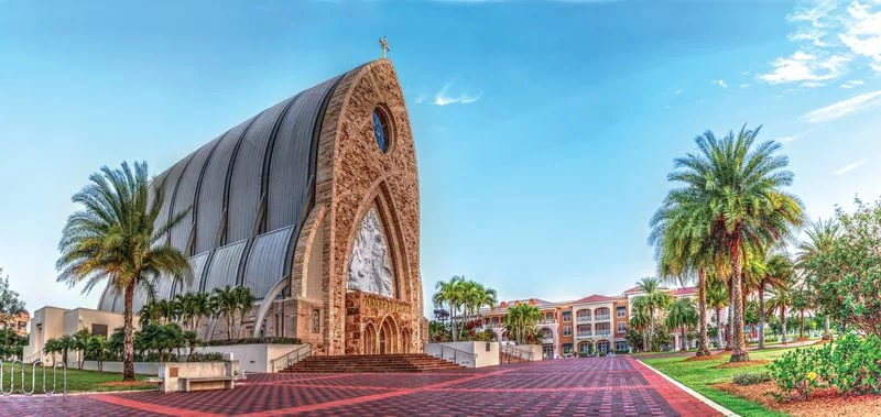 Ave,Maria,,Florida,,Usa,Ė,April,19,,2020:,Ave,Maria Ave Maria, czyli synteza wiary i rozumu