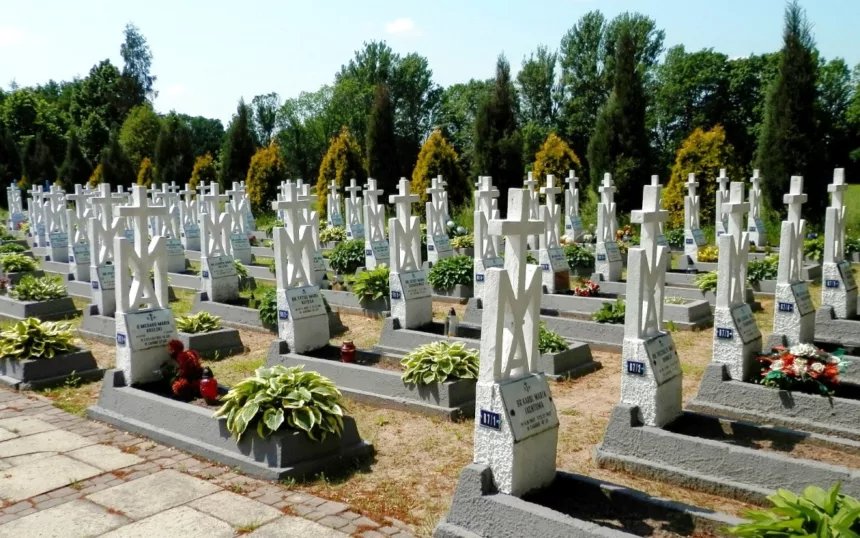 Nasza-2 pamiec o zmarlych INFORMACJE na Wszystkich Świętych i Dzień Zaduszny