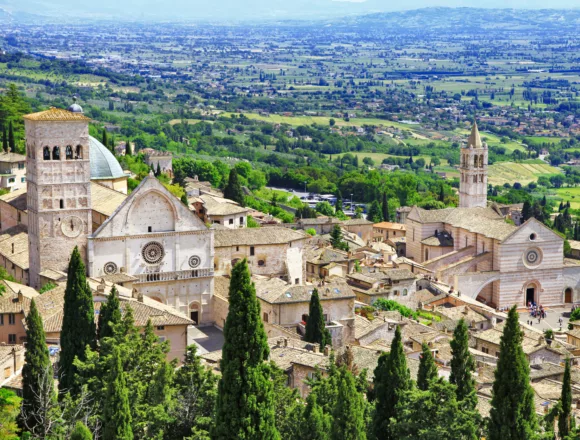 medieval town of Assisi, Umbria , Italy Pneumatologiczny wymiar duchowości św. Serafina oraz św. Franciszka