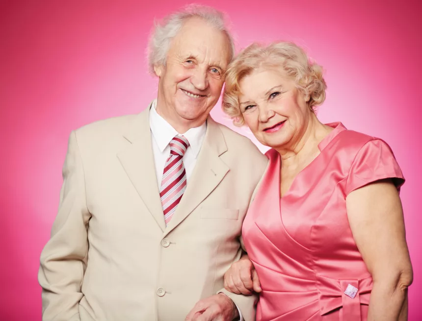 Retired couple Jak sprawić, by miłość trwała latami? Co nauka mówi o uczuciu, które nie wygasa? (2)