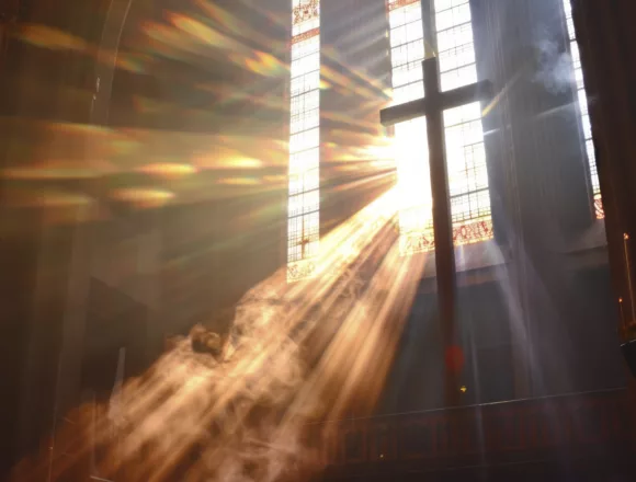 Beacon of Faith. Mystical light floods a cathedral, centering on Znaki świętości w nauczaniu Jana Pawła II w świetle wybranych przykładów