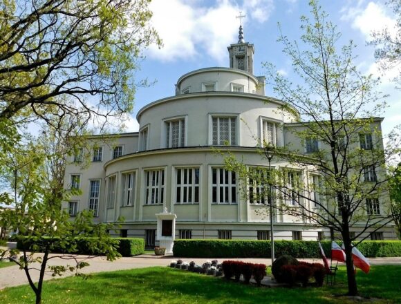 Niepokalanów prezentuje: bazylika mniejsza (1948-54)