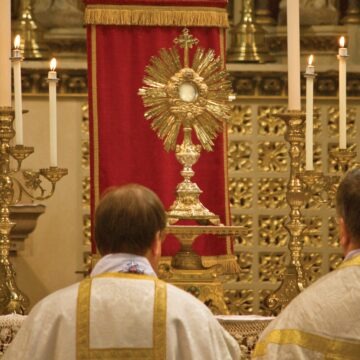 26. Felieton 01_1_1 Banalizacja Tajemnicy