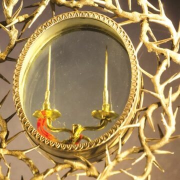 Fragment drzewa krzyża Relikwie Chrystusowe. Miniprzewodnik dla pielgrzymów